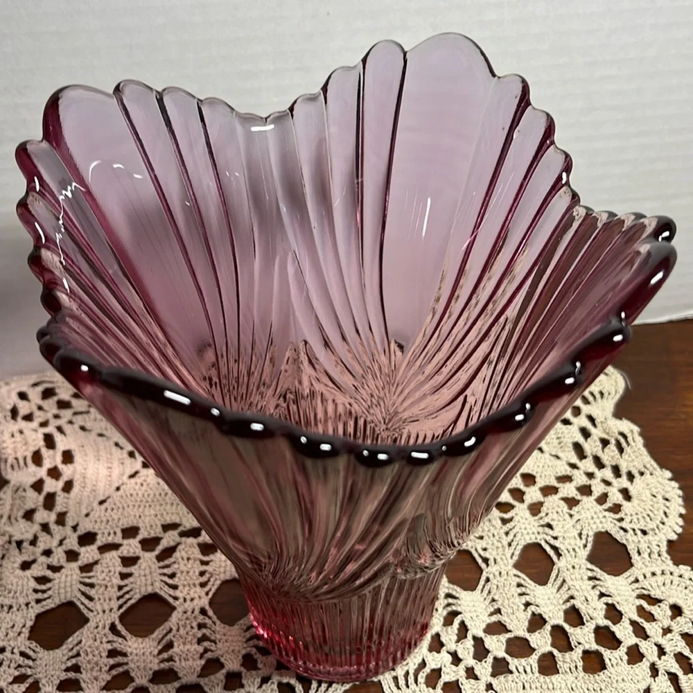 Fenton Dusty Rose Cranberry Ruffled Tulip Vase – 1970s Art Glass Collectible